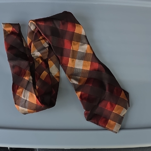 (J28) Geoffrey Beene Checkered Tie in Red, Orange, and Brown - Picture 1 of 4